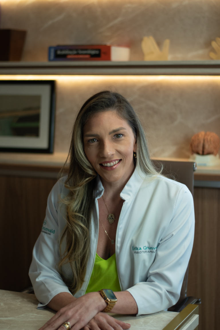 Dra. Erika Grunvald, fisioterapeuta e fundadora da Clínica Grunvald em Belém