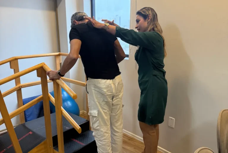 Como Evitar Quedas no Parkinson: Fatores de Risco e Prevenção